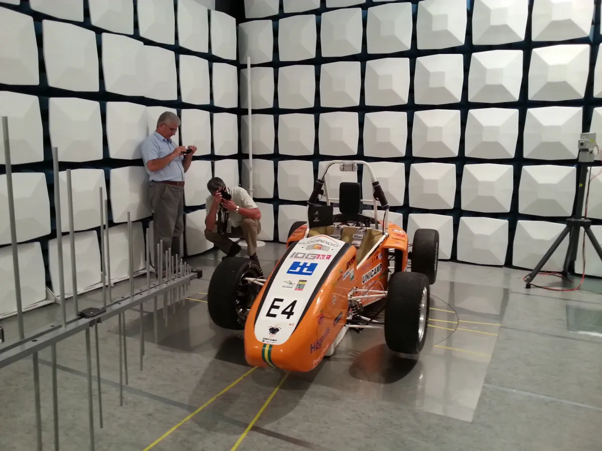 Os 8 fundadores da Unicamp E-Racing